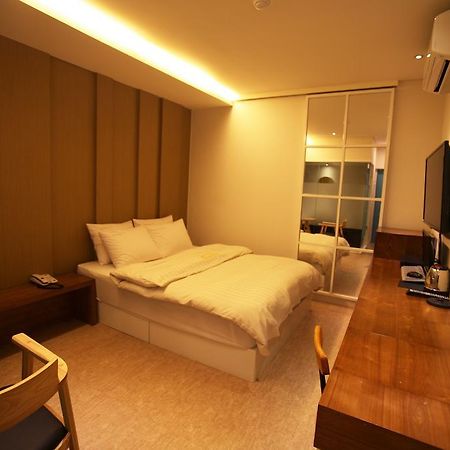 Spring 21 Hotel Sinchon โซล ภายนอก รูปภาพ