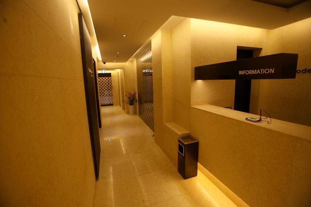 Spring 21 Hotel Sinchon โซล ภายนอก รูปภาพ