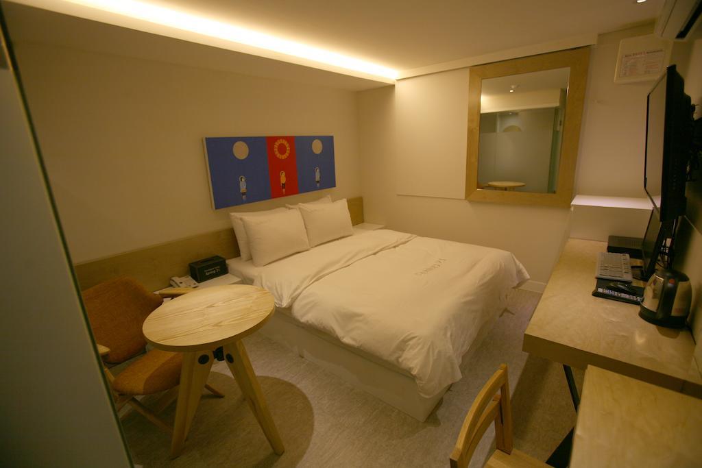 Spring 21 Hotel Sinchon โซล ภายนอก รูปภาพ