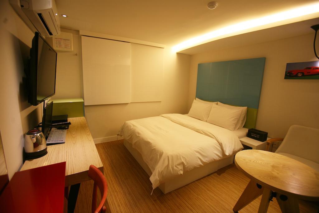 Spring 21 Hotel Sinchon โซล ภายนอก รูปภาพ