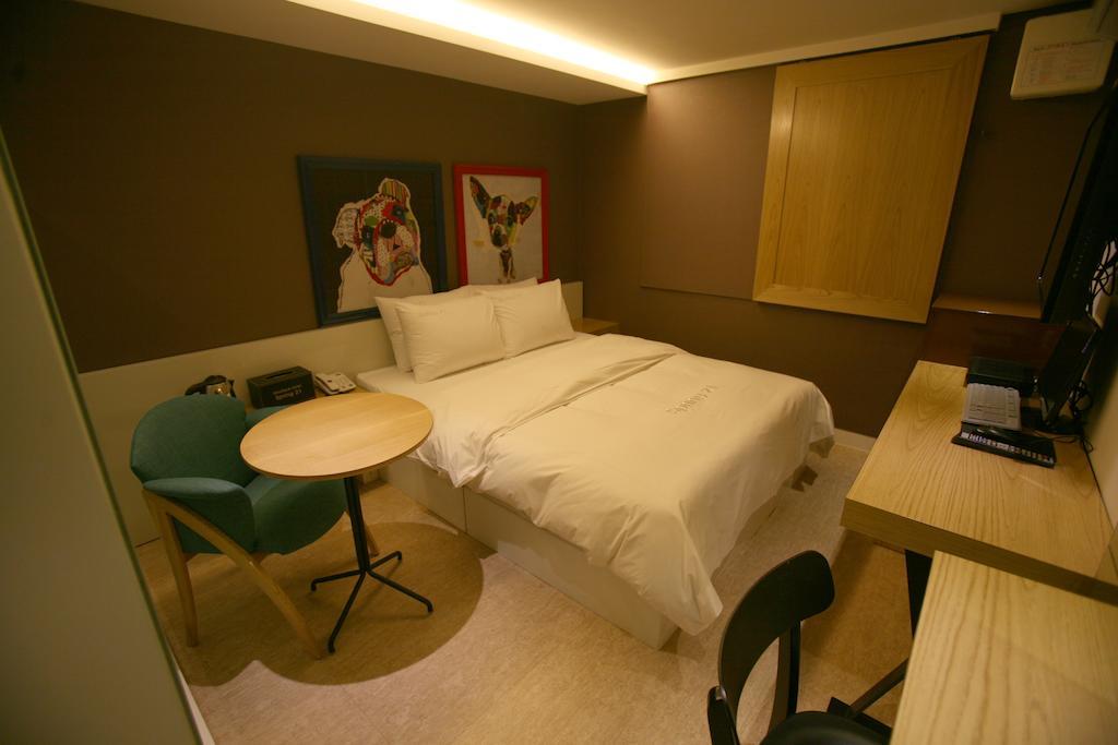 Spring 21 Hotel Sinchon โซล ภายนอก รูปภาพ