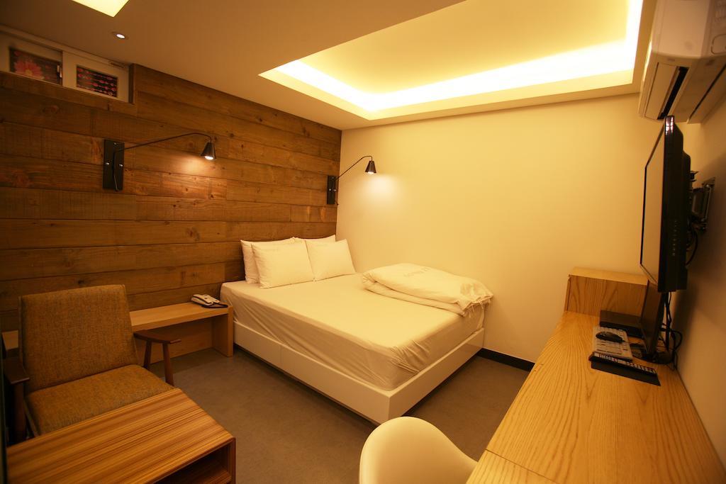 Spring 21 Hotel Sinchon โซล ภายนอก รูปภาพ